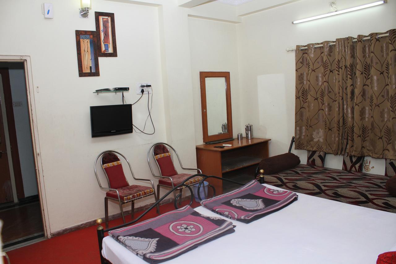 Hotel Bhagwat Palace Latur ภายนอก รูปภาพ