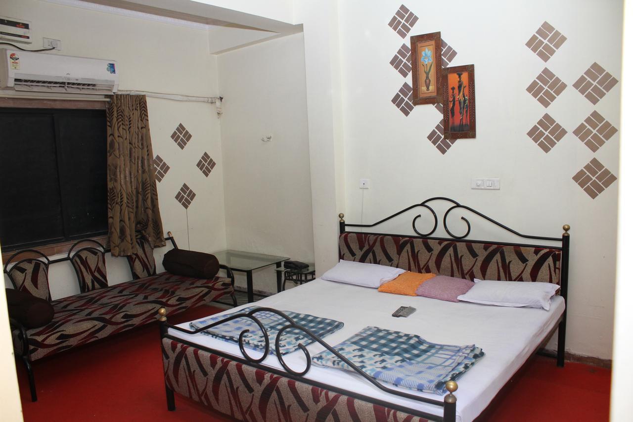 Hotel Bhagwat Palace Latur ภายนอก รูปภาพ